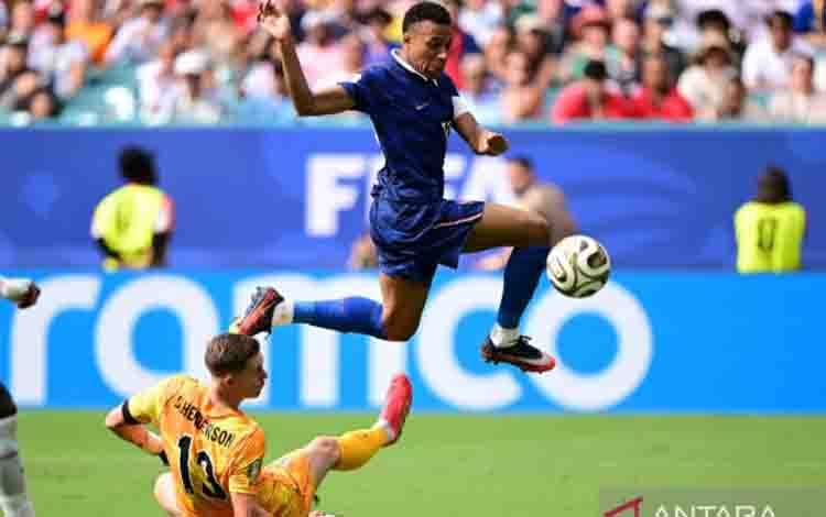 Penyerang Prancis Kylian Mbappe Raih Sepatu Emas Piala Dunia 2026