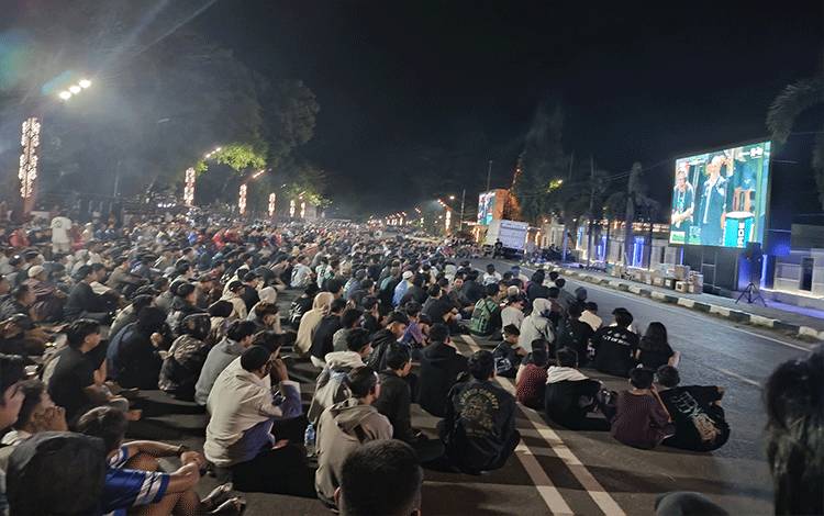 Ribuan Warga Kapuas Padati Jalan Pati Rumbih Nobar Final Piala Dunia 2026