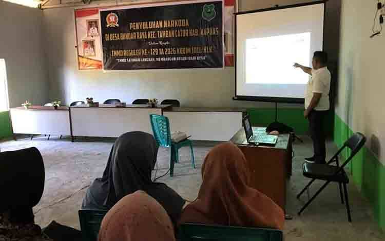 Penyuluhan Narkoba di Tamban Catur, Polres Kapuas Ajak Warga Berani Tolak dan Laporkan Peredaran Narkotika