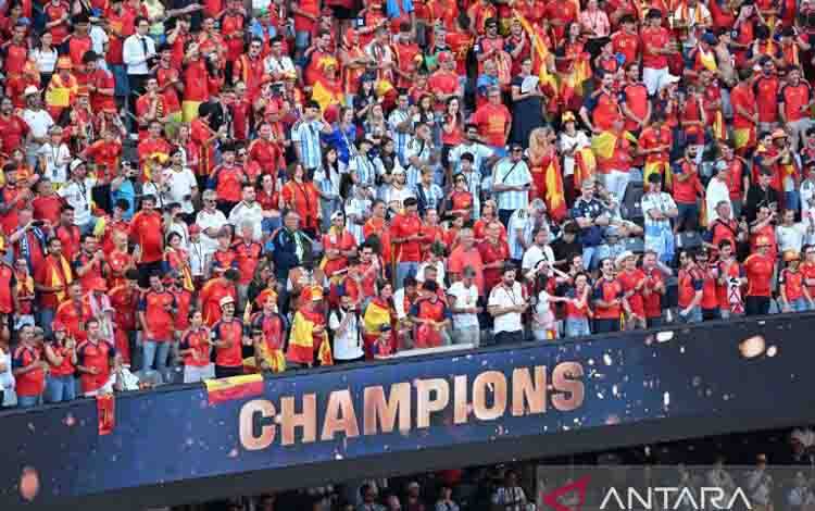 Suporter Spanyol Bahagia Timnya Juara Dunia, Singgung Messi
