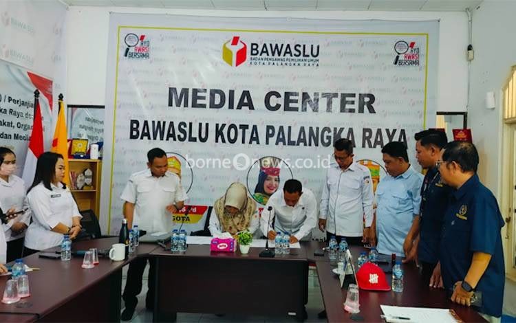 Bawaslu Palangka Raya dan PWI Kalteng Perkuat Informasi Kepemiluan
