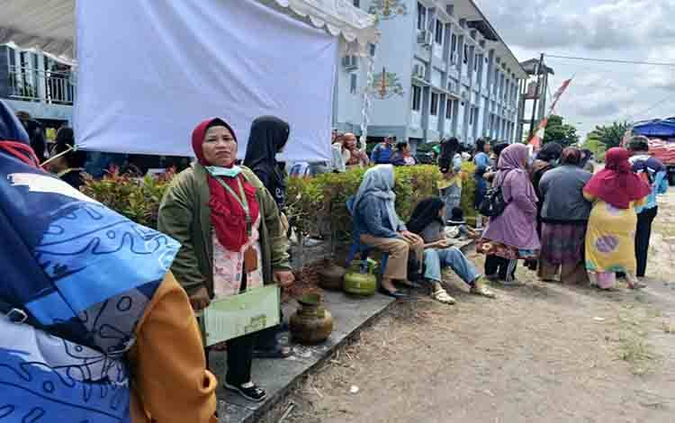 Elpiji Eceran Mahal, Emak-Emak Keluhkan Biaya Rumah Tangga Membengkak