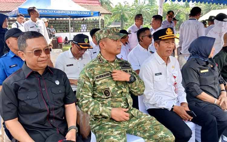 Ketua Komisi II DPRD Barito Utara Taufik Nugraha menghadiri kegiatan penebaran benih ikan dan Gerakan Pangan Murah di DAM Trinsing, Rabu, 22 Juli 2026. (FOTO: DHANI)