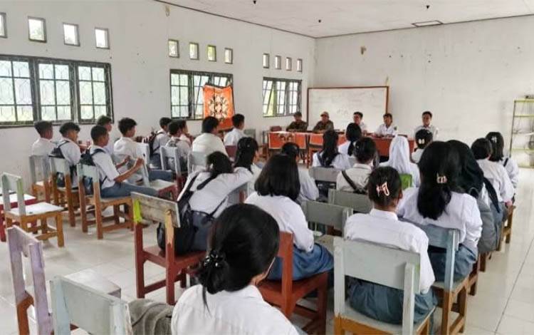 Disdukcapil Barito Utara Layani Adminduk Jemput Bola di Gunung Purei