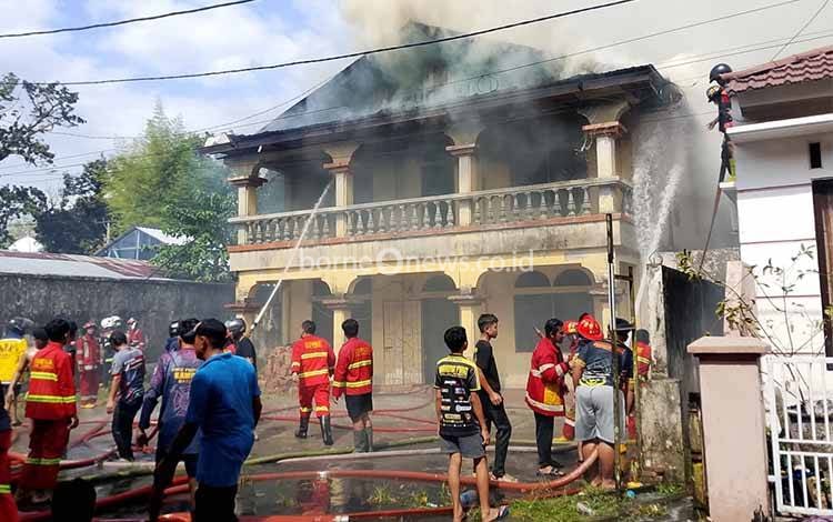 Kebakaran Melanda Hotel Bandung di Barabai