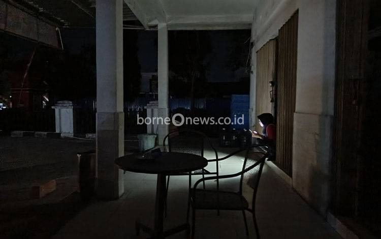 Tanpa Pemberitahuan, Pemadaman Listrik Susulan Lumpuhkan Aktivitas Warga Kuala Kapuas