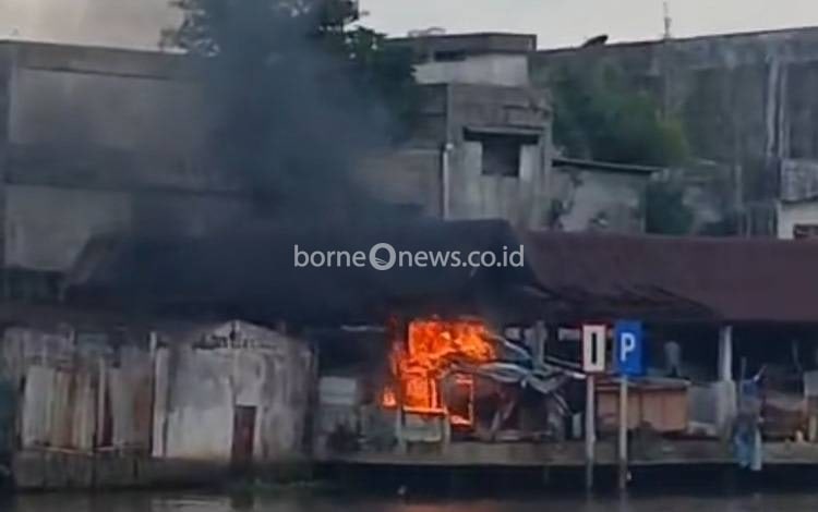 Kebakaran Melanda Pasar Lima Banjarmasin