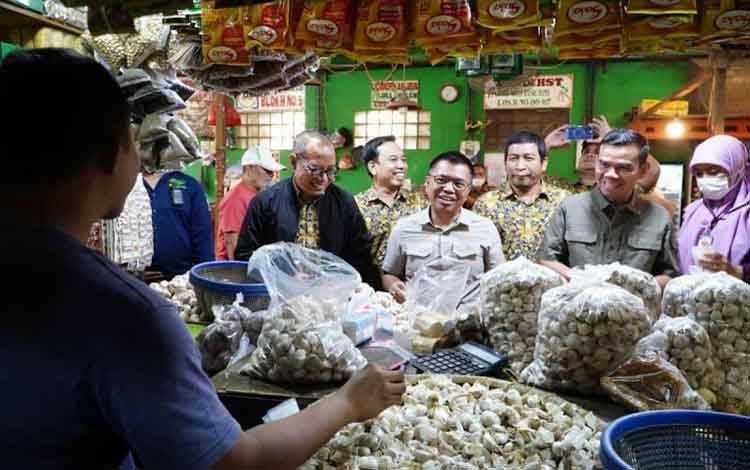 Bapanas Gandeng Importir Kendalikan Harga Bawang Putih