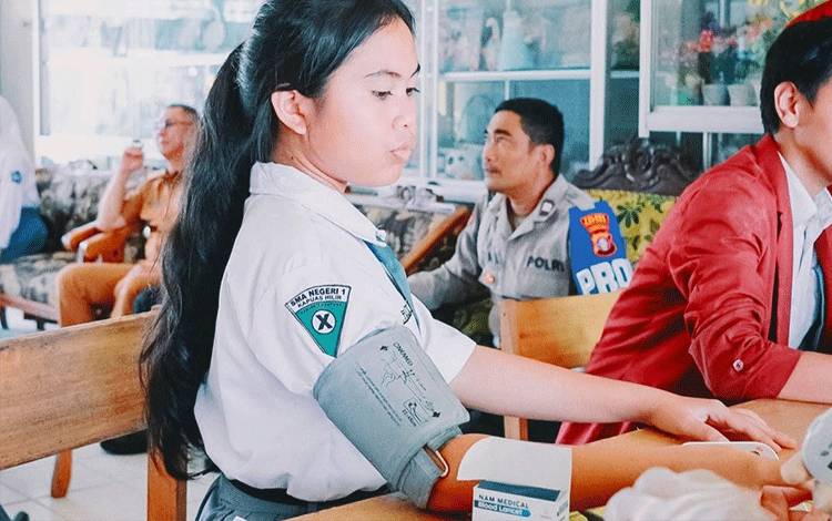 19 Calon Paskibraka SMAN 1 Kapuas Hilir Jalani Pemeriksaan Kesehatan
