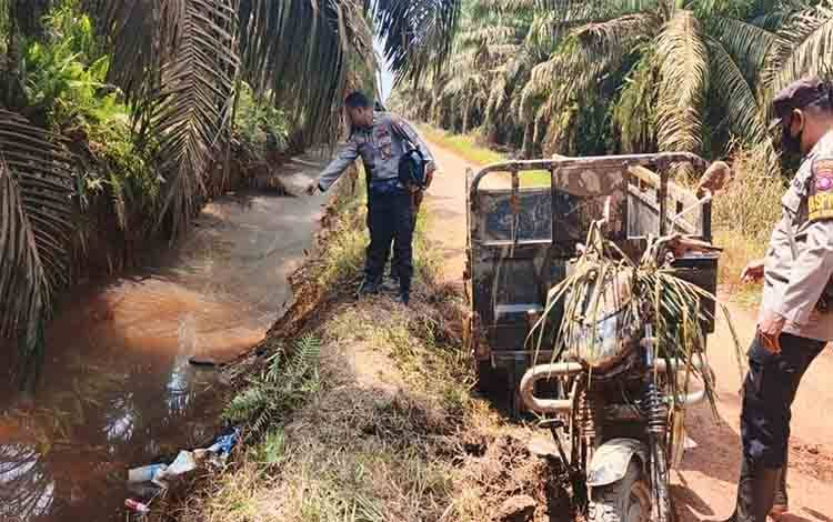 Warga Mantangai Ditemukan Meninggal Tertindih Motor saat Panen Sawit