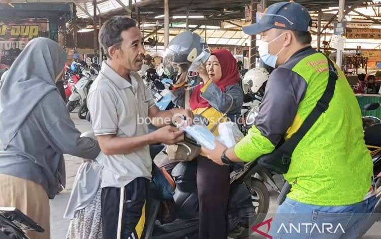 Dinkes Kotim Bagikan 15 Ribu Masker Cegah ISPA akibat Kabut Asap