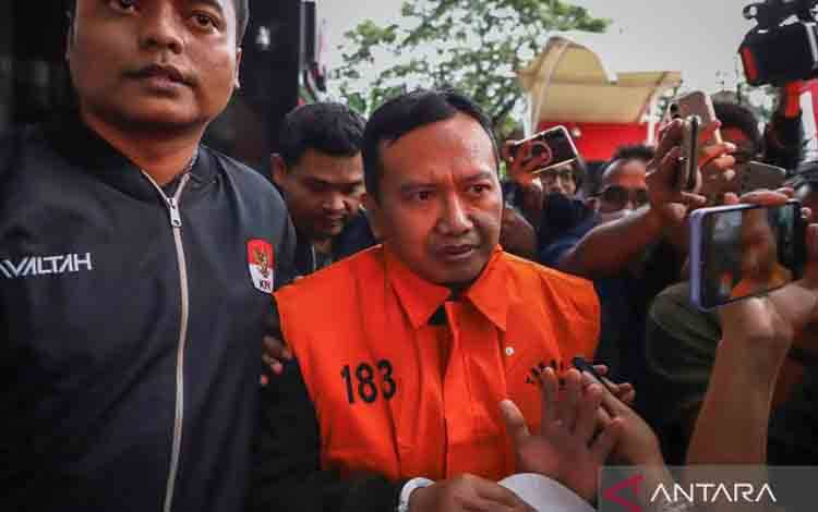 KPK Tahan Anggota DPRD Jatim yang Menyuap Anggota DPR RI Anwar Sadad