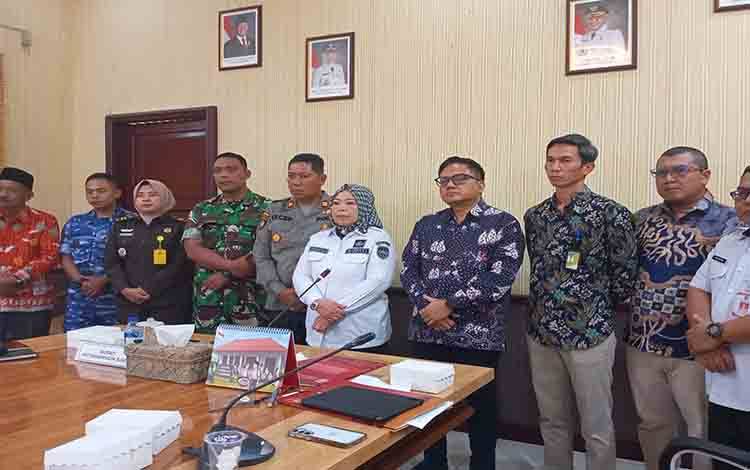 Antrean BBM Mengular di Pangkalan Bun, Pemkab Kobar dan Pertamina Cari Solusi