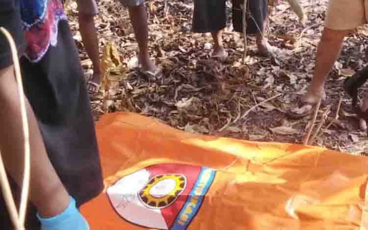 Seorang Pria Ditemukan Tak Bernyawa di Lahan Kosong Km 11 Kertak Hanyar, Polisi Selidiki Penyebab Kematian