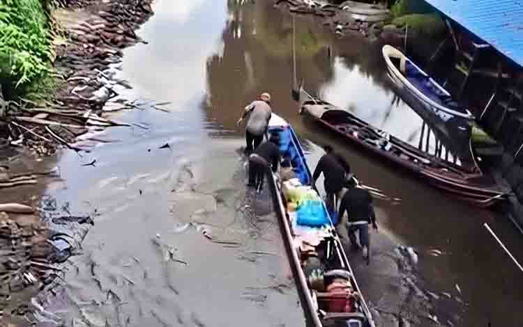 Kemarau Surutkan Sungai Hantipan, DPRD Kotim Desak Normalisasi Jalur Transportasi Warga