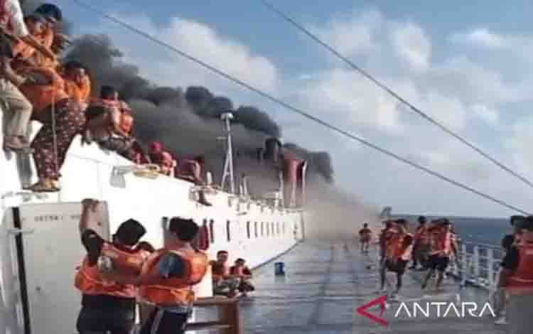 Kapal-kapal Dikerahkan untuk Evakuasi Penumpang KMP Mutiara Sentosa 2