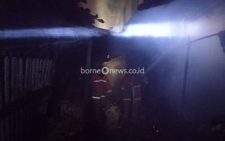 Kios Terbakar di Pasar Blauran Sampit