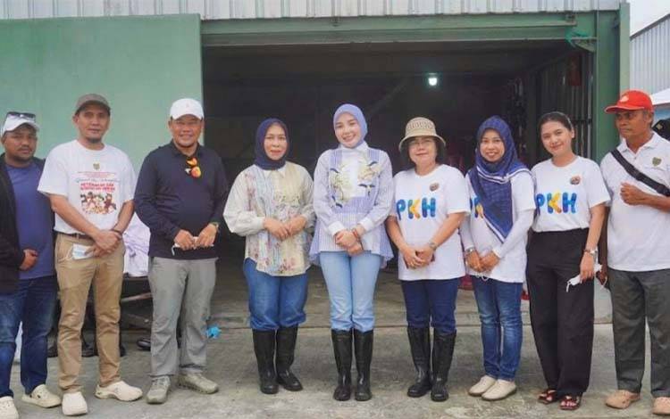 Aisyah Thisia Dorong Pengembangan Peternakan Ayam Skala Rumah Tangga