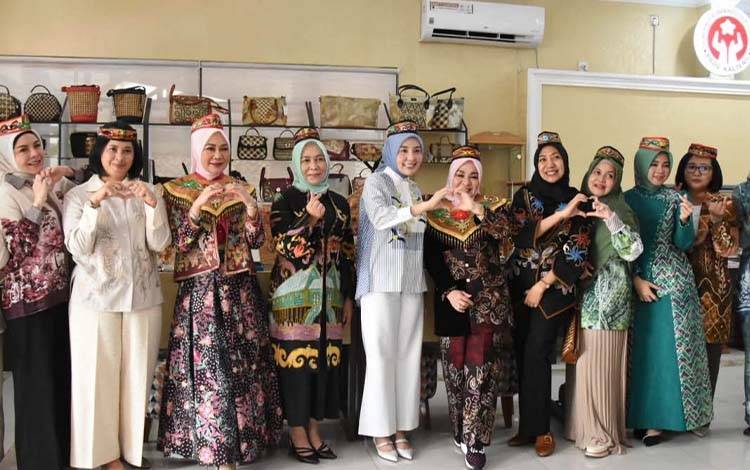 Silaturahmi Dekranasda Kalteng dan Kalsel Pererat Komitmen Bangun Ekonomi Kreatif