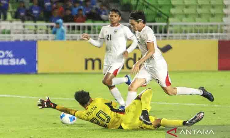 Reno Salampessy Memilih Bertahan Bersama Persipura
