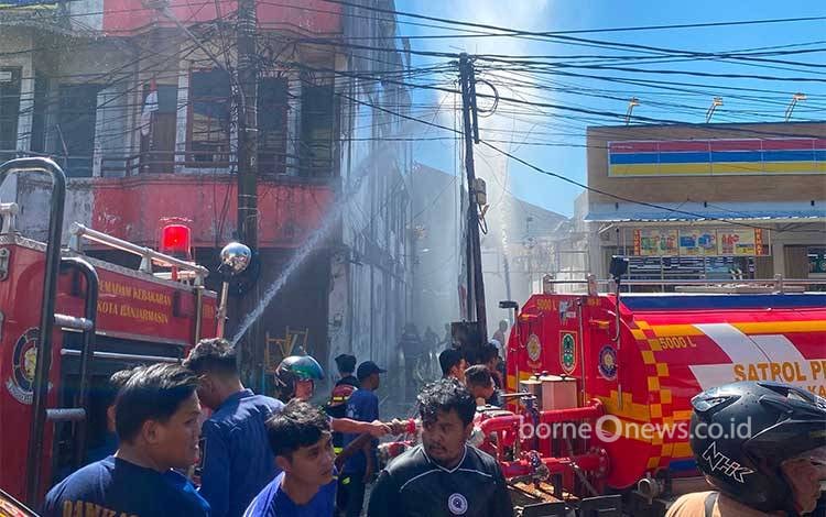 Gedung Futsal Depan Taman Kamboja Banjarmasin Terbakar