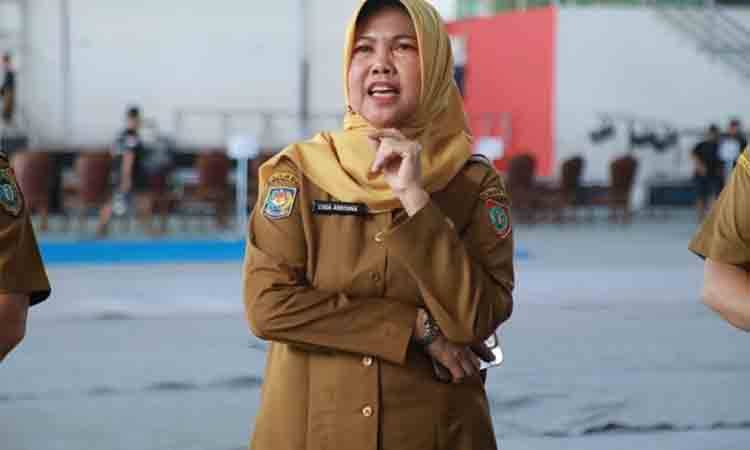 Kepala Badan Kepegawaian Daerah Provinsi Kalimantan Tengah Lisda Arriyani menyampaikan arahan terkait persiapan Rapat Koordinasi Pemerintahan Desa dan Kelurahan se-Kalimantan Tengah di GOR Indoor, Palangka Raya. (FOTO: ASP)