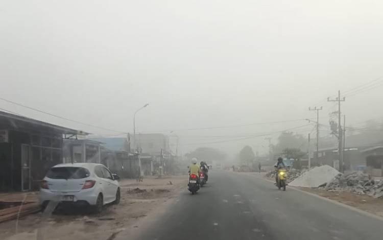 Kabut Asap Dampak Karhutla Selimuti Kasongan