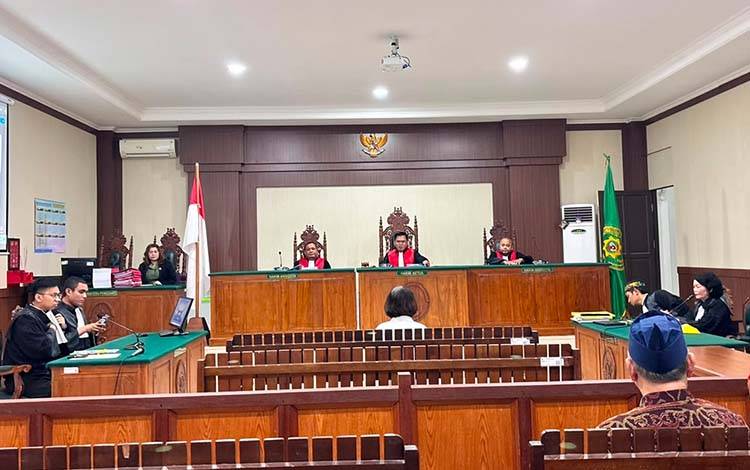 Sidang Korupsi Pascasarjana UPR, Penasihat Hukum Terdakwa Persoalkan Dasar Penetapan Kerugian Negara