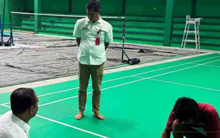 Dispora Kobar Pastikan Karpet GOR KONI Sesuai Standar