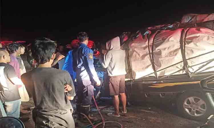 Pikap Tabrak Buritan Truk di Jalan Lingkar Selatan Banjar, Pengemudi Tewas Terjepit