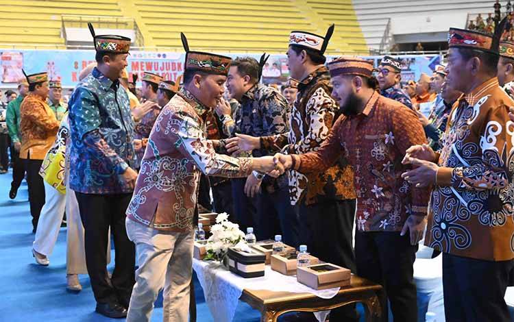 Pemprov Kalteng Hibahkan 70 Unit Starlink untuk Barito Timur, Sekolah dan Puskesmas Jadi Prioritas