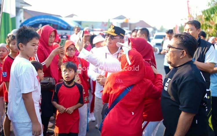 Gubernur Kalteng Ajak Masyarakat Biasakan Pola Hidup Sehat