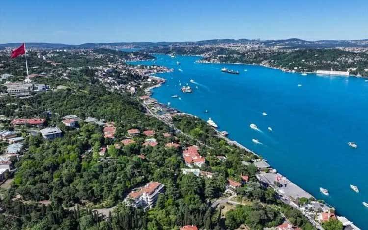 Turki Tegaskan Kapal Perang Tak Diizinkan Melintasi Bosphorus dan Dardanella