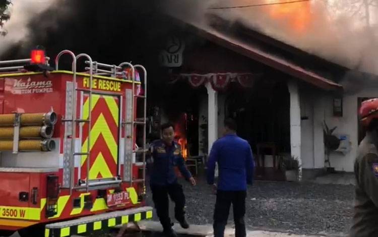 Sebuah Rumah di Loktabat Utara Ludes Terbakar, Pasokan Air Sempat Hambat Pemadaman