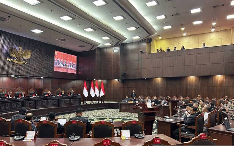 MK Kabulkan Sebagian Uji Materiil KUHP Pasal Penghinaan Presiden