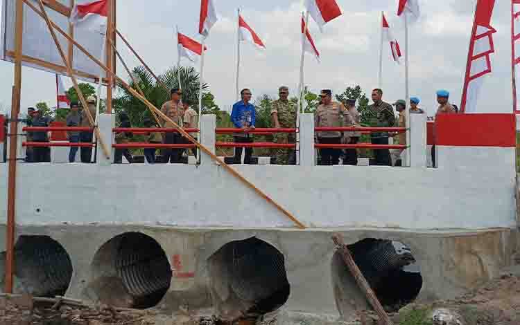 Kodim 1015/Sampit Resmikan Jembatan Armco Garuda di Baamang Barat Kotim