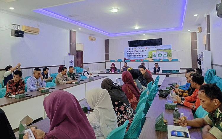 DPKP Kotim Pastikan Distribusi Bantuan Pangan Berjalan Lancar