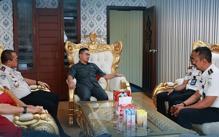Wakil Ketua III DPRD Kalteng Terima Kunjungan Kanwil Ditjen Imigrasi Kalteng