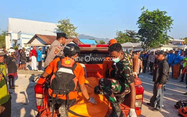 Kodam IX/Udayana Kerahkan Personel Bantu Evakuasi Warga Terdampak Gempa M 7,7 di NTT