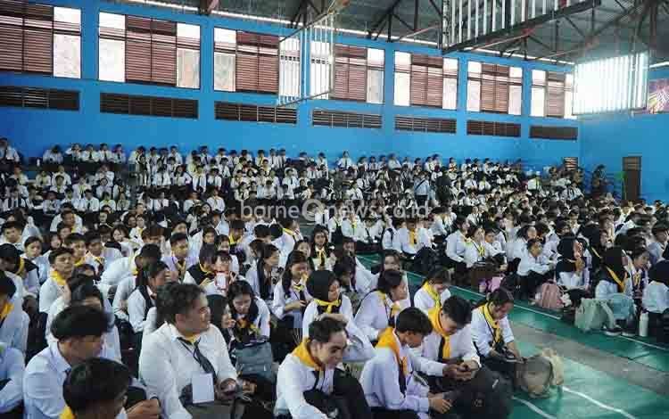 Mahasiswa Baru UPR Dibekali Pengetahuan Investasi dan Analisis Saham