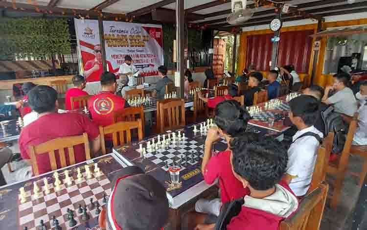 Puluhan Pecatur Lintas Generasi Adu Strategi di Turnamen Malapi Laskar Ngopi Cup IX 2026 Palangka Raya