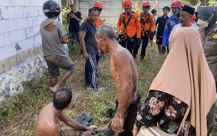 Terjepit di Gorong-gorong Dalam Sumur Landasan Ulin, Pria 53 Tahun Dievakuasi Tim SAR