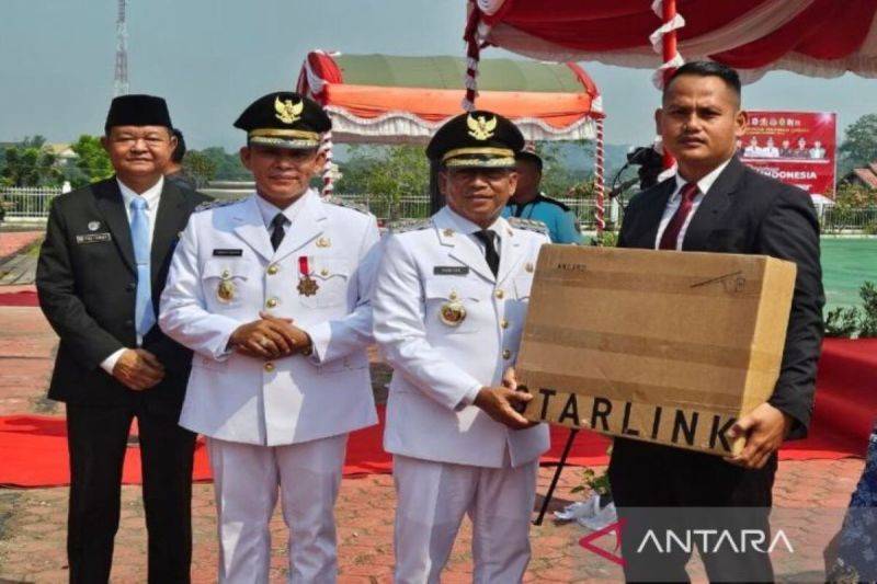 104 Starlink Disalurkan ke Pelosok Murung Raya, Sasar Desa hingga Sekolah
