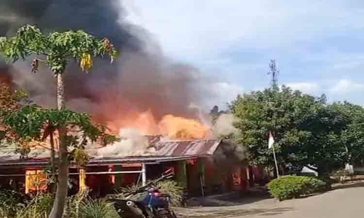 Kebakaran Terjadi di Desa Baru Mataraman, Tiga Buah Rumah Sudah Terbakar
