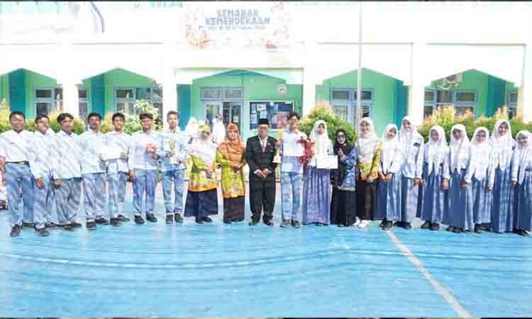 MAN Kapuas Raih Tiga Penghargaan di Red Cross Action Camp Vol. 2