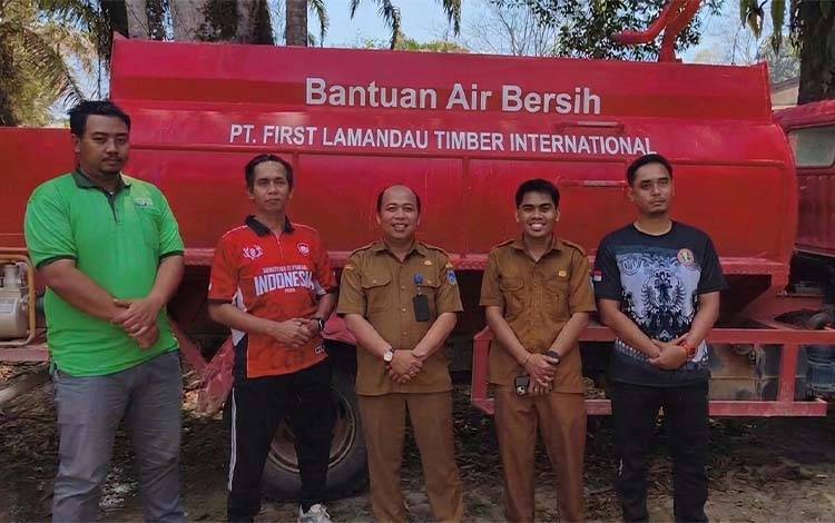 Warga 4 Desa di Lamandau Terbantu Bantuan Air Bersih di Tengah Kemarau Panjang