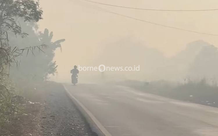 Disdik Kalteng meminta Kepala SMA, SMK, dan SKh di Kalimantan Tengah diminta melaporkan perkembangan kondisi kabut asap di sekitar satuan pendidikan masing-masing. (FOTO: ANI)