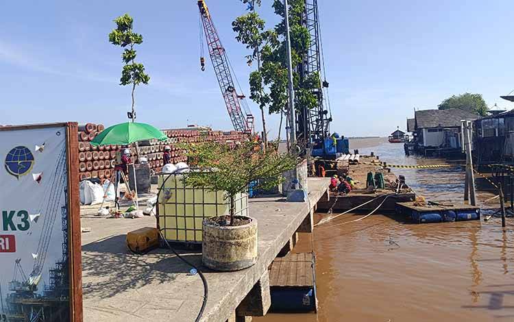 Proyek Dermaga Waterfront City Kapuas Rp82,6 Miliar Mulai Dikerjakan, Tiang Pancang Tiba di Lokasi
