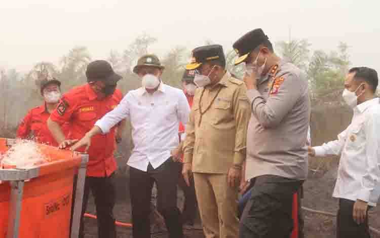 Sumber Air Jadi Kendala, Menhut RI Akan Optimalkan Modifikasi Cuaca dan Water Bombing