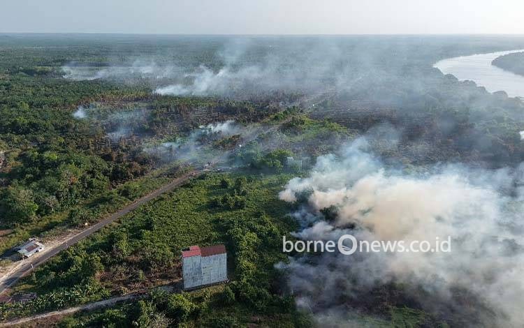 Api Dekati Permukiman, Satgas Karhutla Kobar Prioritaskan Pemadaman di Dua Wilayah